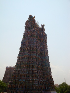 Un gopuram, l'entrée du temple.